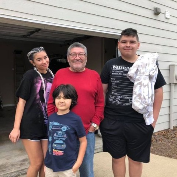 Meet your Posher, Carlos - Picture 1 of 1